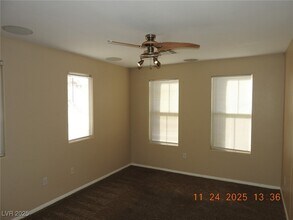 7442 Granada Willows St in Las Vegas, NV - Building Photo - Building Photo