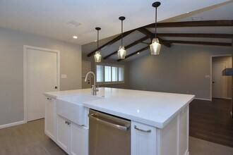 10802 Meadow Lake Ln in Houston, TX - Building Photo - Building Photo