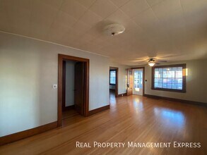 Gorgeous 4 bed 1 bath home in Sioux Falls, SD - Building Photo - Building Photo