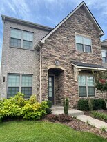 3064 Flowing Creek Dr in Franklin, TN - Building Photo