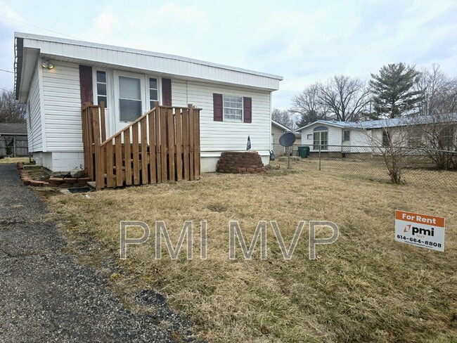 property at 2222 Maureen Blvd S