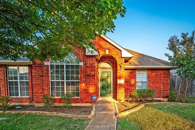 8113 Pacific St in Frisco, TX - Building Photo