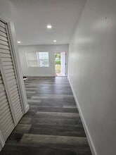 1021 Henrietta Ave in West Palm Beach, FL - Building Photo - Building Photo