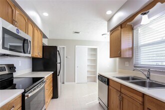 6935 301st Ave N in Clearwater, FL - Foto de edificio - Building Photo