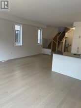 937 Douro St in Stratford, ON - Building Photo - Building Photo