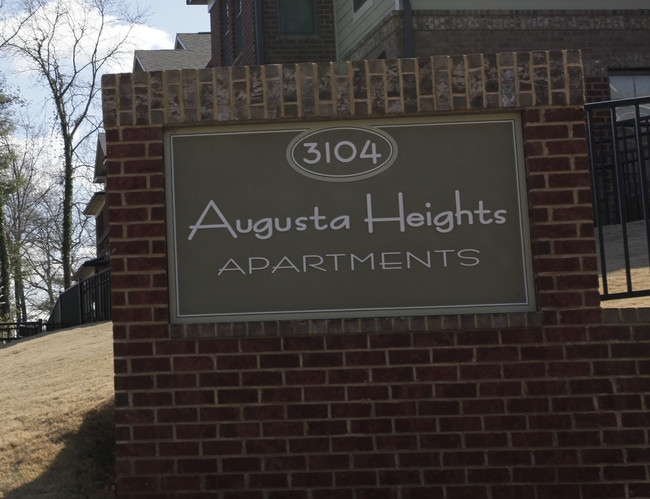 Augusta Heights in Greenville, SC - Foto de edificio - Building Photo