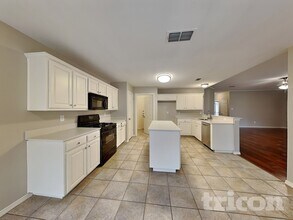 5005 Vaquero Dr in Arlington, TX - Building Photo - Building Photo