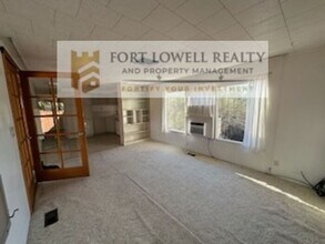 2747 S Kinney Rd in Tucson, AZ - Building Photo - Building Photo