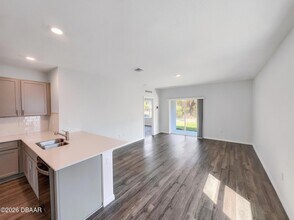 982 Commons Wy in Port Orange, FL - Building Photo - Building Photo