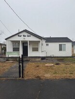 420 W Wood Ave in Stanfield, OR - Building Photo