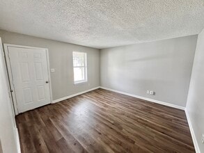 5151 Corkwood Dr in Memphis, TN - Building Photo - Building Photo