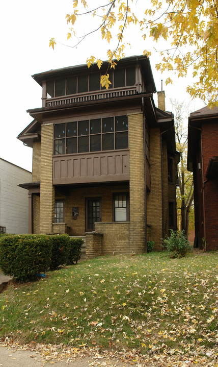 627 1st St in Huntington, WV - Building Photo