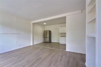 11501 NW 27th Ave in Miami, FL - Building Photo - Building Photo