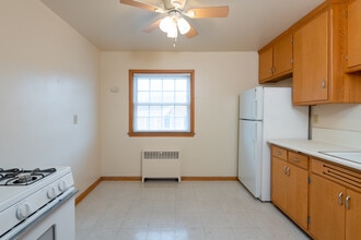 Longfellow Gardens Apartment Homes in Milwaukee, WI - Foto de edificio - Interior Photo