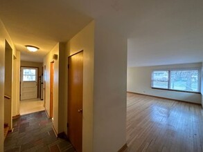 827 Diane Ln in Naperville, IL - Building Photo - Building Photo