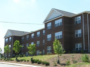 Chapman Place Apartments in Greensboro, NC - Building Photo - Building Photo