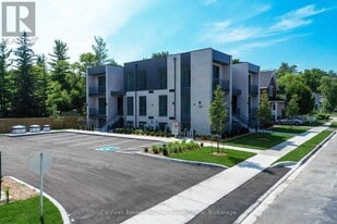 14 Stevenson St N in Guelph, ON - Building Photo