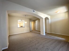 2132 Palenque Dr SE in Rio Rancho, NM - Building Photo - Building Photo