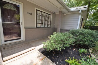 1902 Coulcrest Dr in Houston, TX - Building Photo - Building Photo