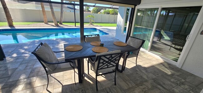 4270 Kingston Ct in Sarasota, FL - Building Photo - Building Photo