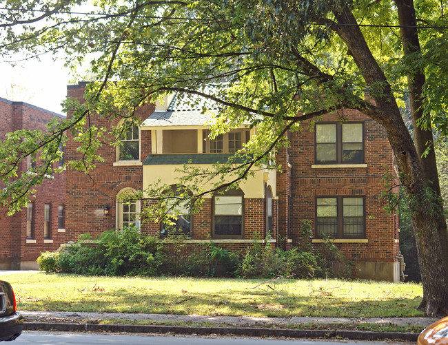 2301 Madison Ave in Memphis, TN - Foto de edificio - Building Photo