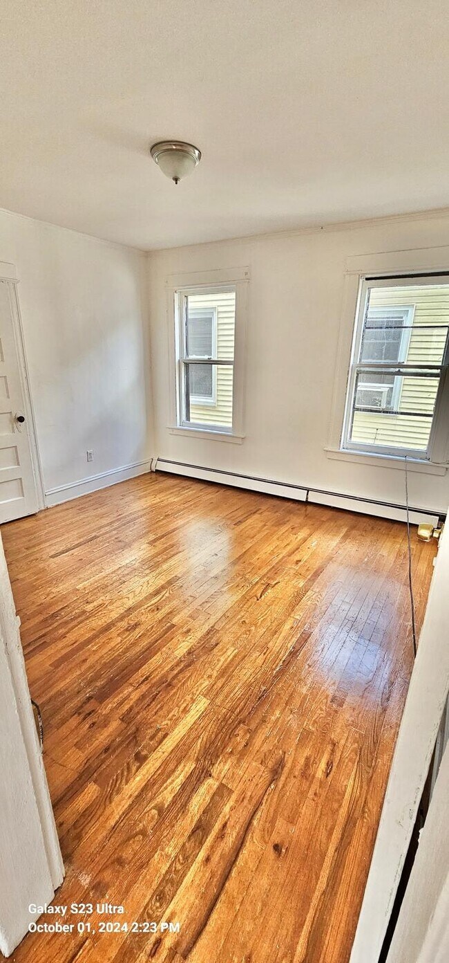 297 Madison Ave in Bridgeport, CT - Building Photo - Building Photo