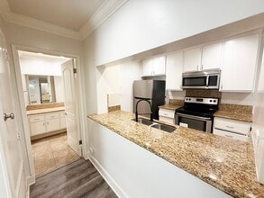 5460 White Oak Ave in Los Angeles, CA - Building Photo - Building Photo
