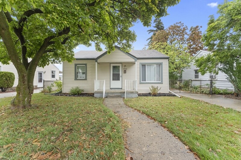 2010 London Ave in Lincoln Park, MI - Building Photo