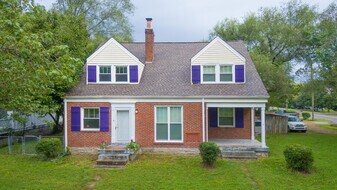 1000b Grandview Dr in Nashville, TN - Building Photo