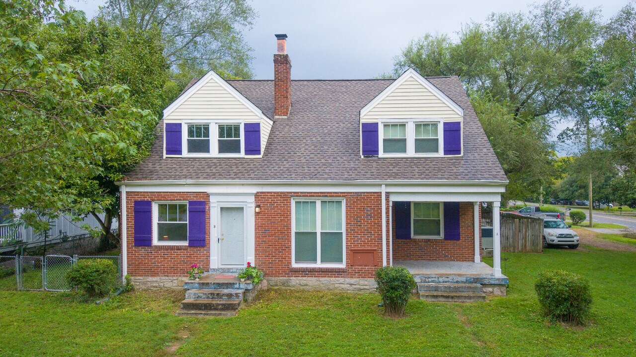 1000b Grandview Dr in Nashville, TN - Building Photo