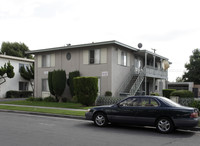 7590 Jackson Way in Buena Park, CA - Foto de edificio - Building Photo