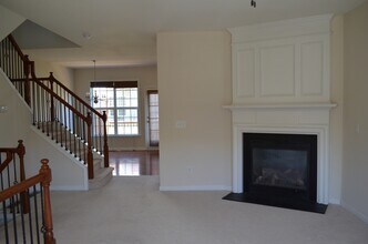 1371 Thornborough Dr in Alpharetta, GA - Foto de edificio - Building Photo