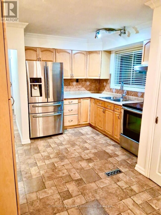 property at 146 Langarth St W