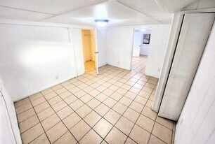 3334 Edgewood Ave in Ft. Myers, FL - Building Photo