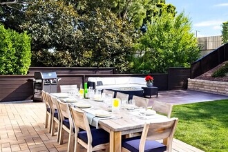 5870 Cactus Way in San Diego, CA - Building Photo - Building Photo