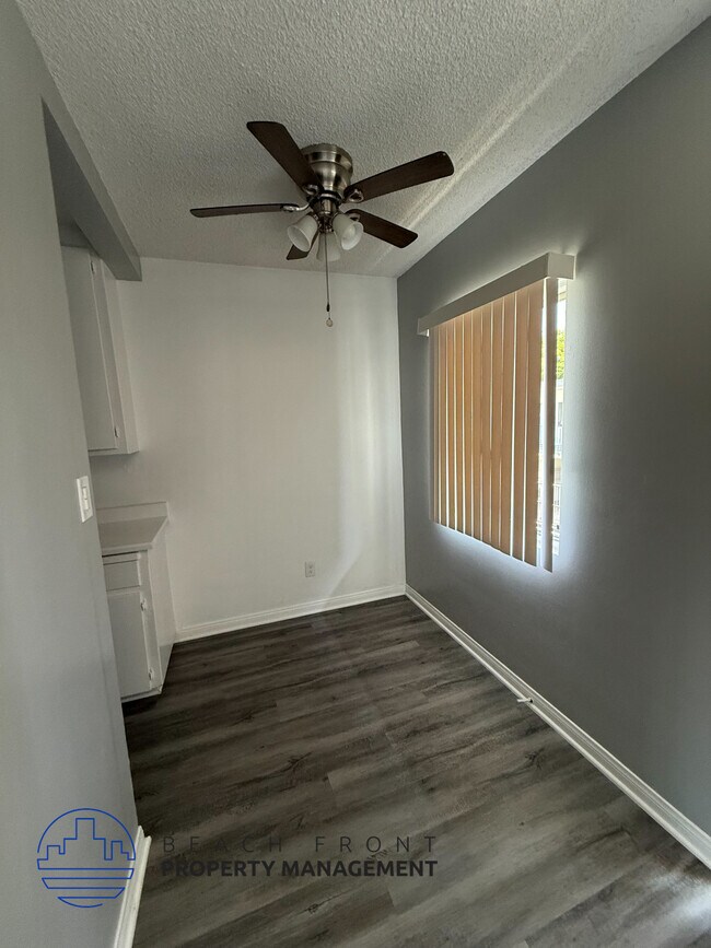 911 W. La Palma Ave. in Anaheim, CA - Building Photo - Building Photo