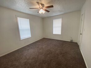 2114 27th St in Lubbock, TX - Building Photo - Building Photo