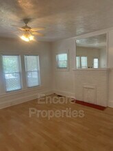 820 W Garner Rd in Garner, NC - Foto de edificio - Building Photo