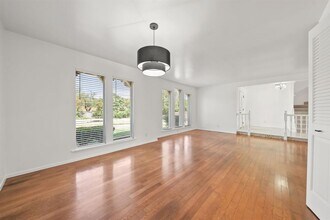 1813 Parker Ln in Austin, TX - Building Photo - Building Photo