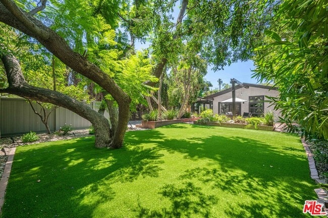 4735 Farmdale Ave in Los Angeles, CA - Building Photo - Building Photo