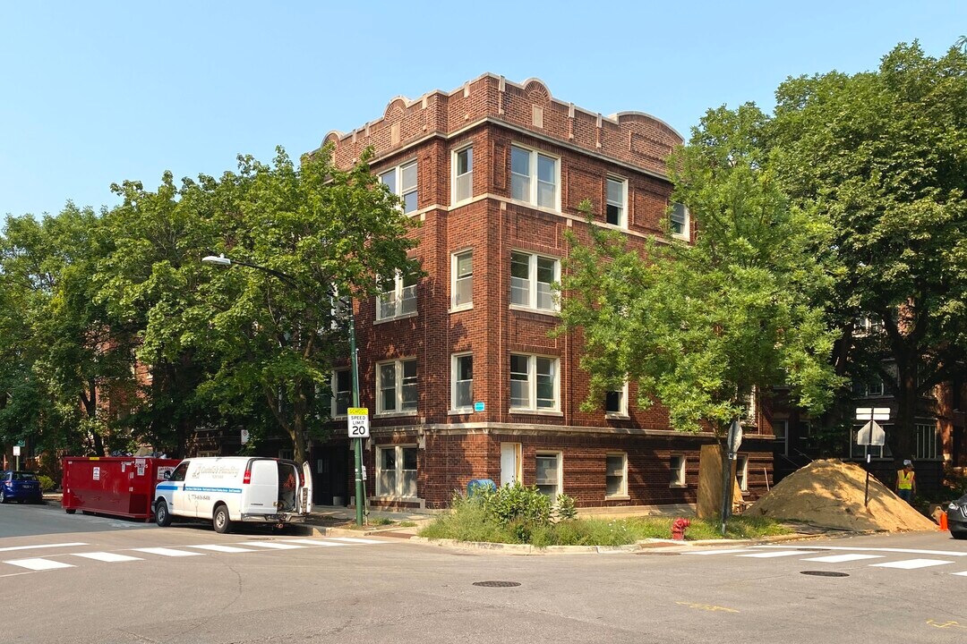 1356 W Granville Ave in Chicago, IL - Building Photo