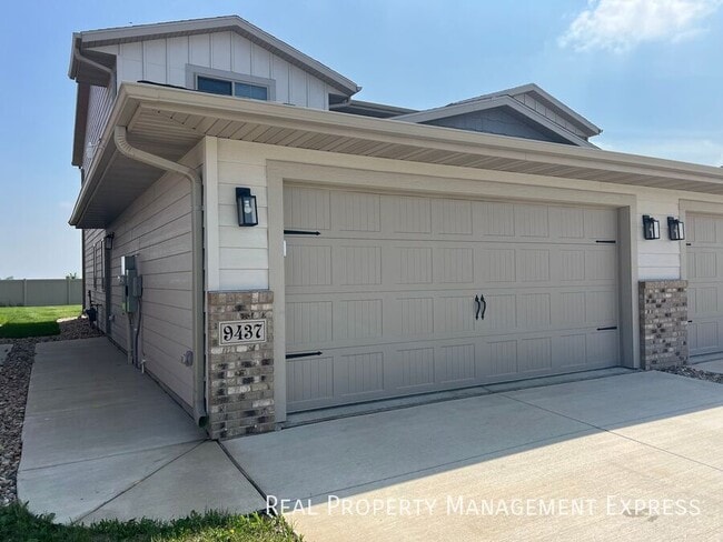 property at 9437 W Dolores Dr