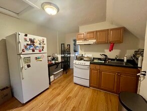 187 Beacon St, Unit 3 in Somerville, MA - Building Photo - Building Photo