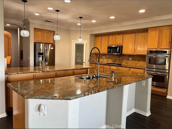 3715 Club Rancho Dr in Palmdale, CA - Foto de edificio - Building Photo