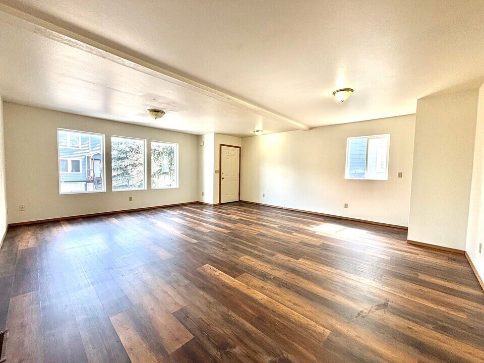 1761 W Kagy Blvd in Bozeman, MT - Building Photo