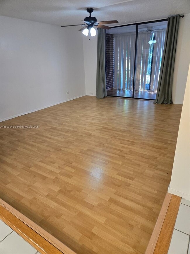 3730 Inverrary Dr in Lauderhill, FL - Building Photo - Building Photo