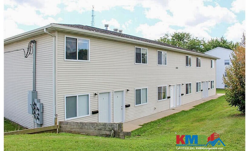 2121 Blairs Ferry Rd NE in Cedar Rapids, IA - Building Photo