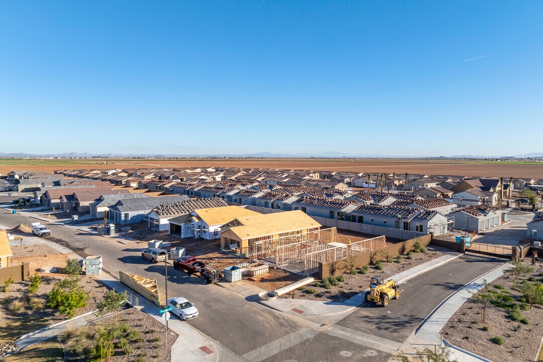 EVR Bella Vista in San Tan Valley, AZ - Building Photo