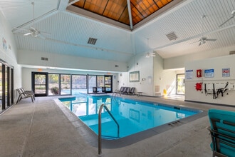 Stoney Brooke Apartments in Lexington, KY - Building Photo - Interior Photo