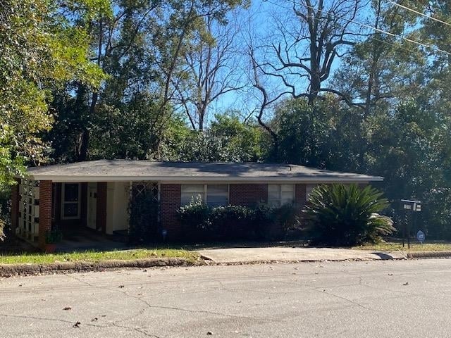 property at 1215 Buckingham Dr